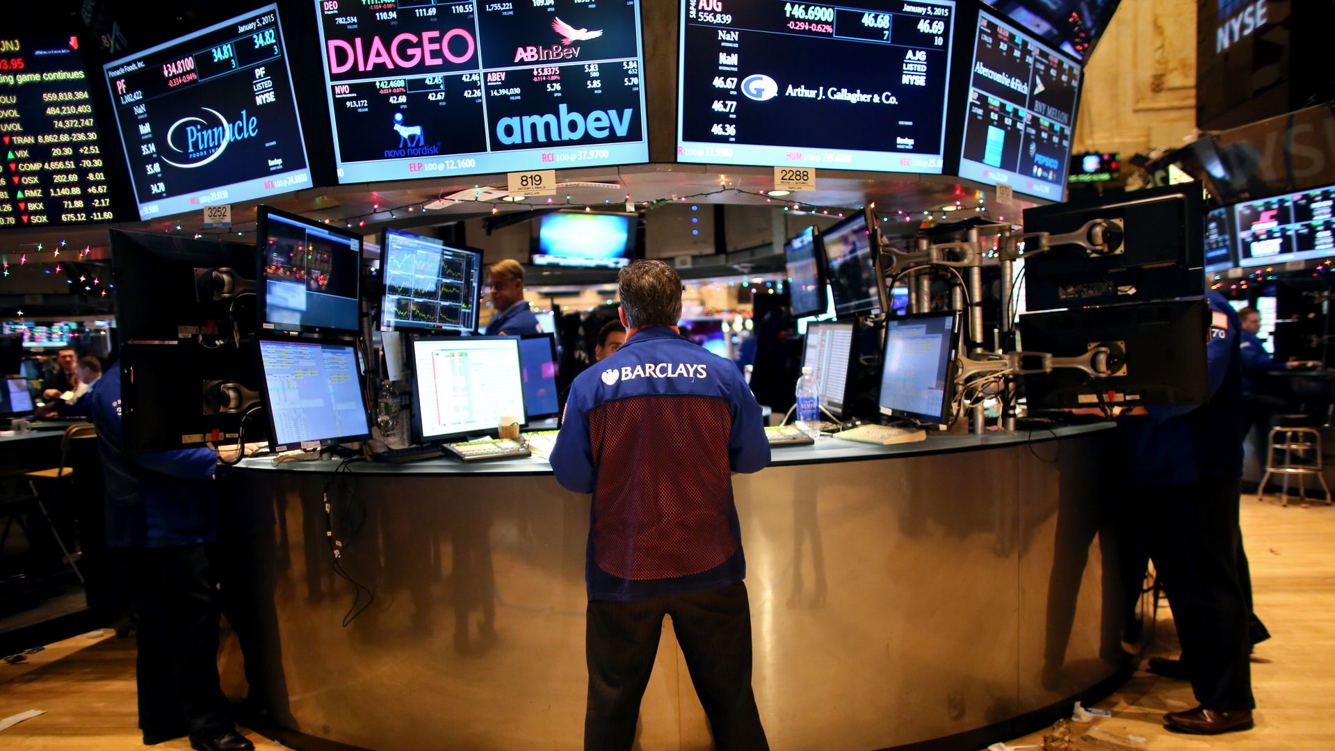 Traders at NYSE