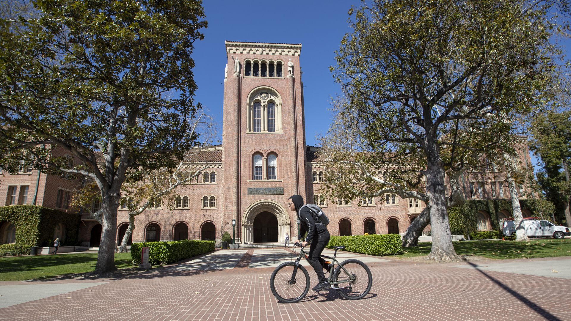 USLA campus