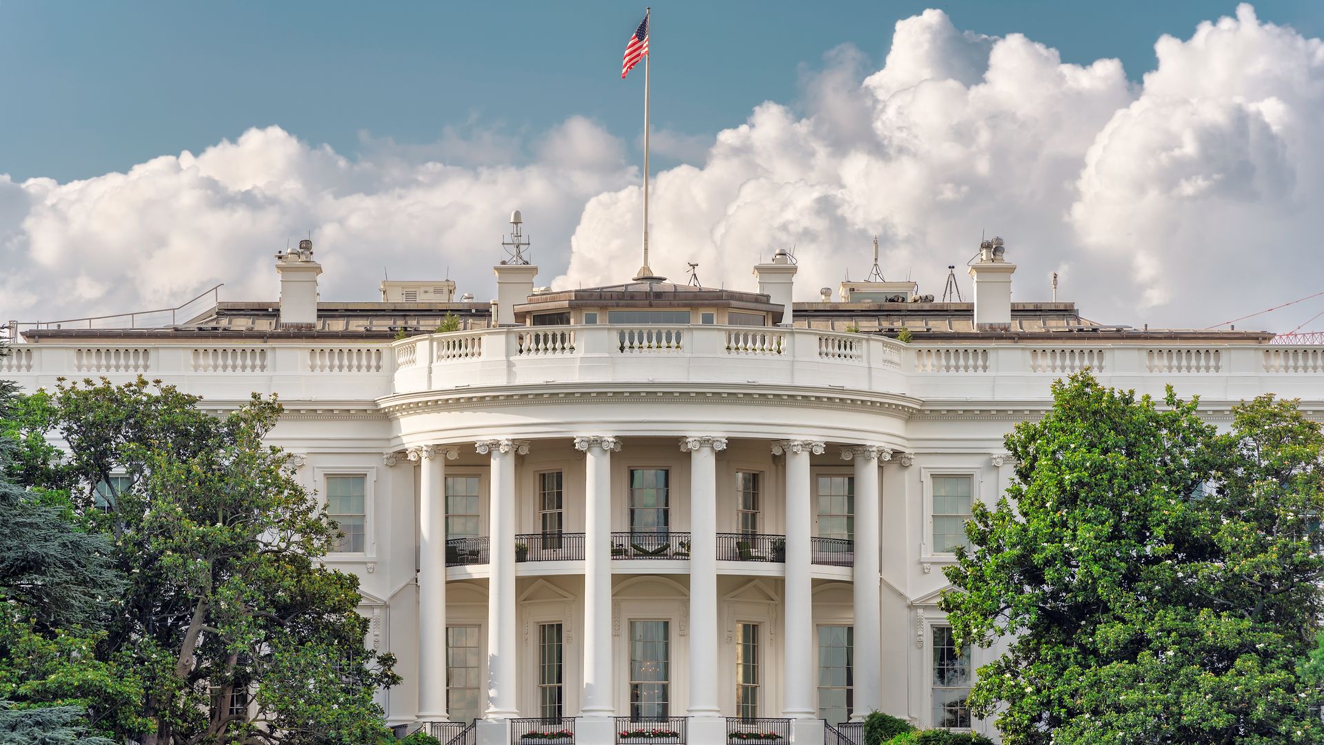 Photo of the White House.