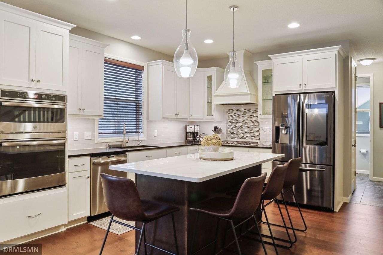kitchen with large center island and modern amenities