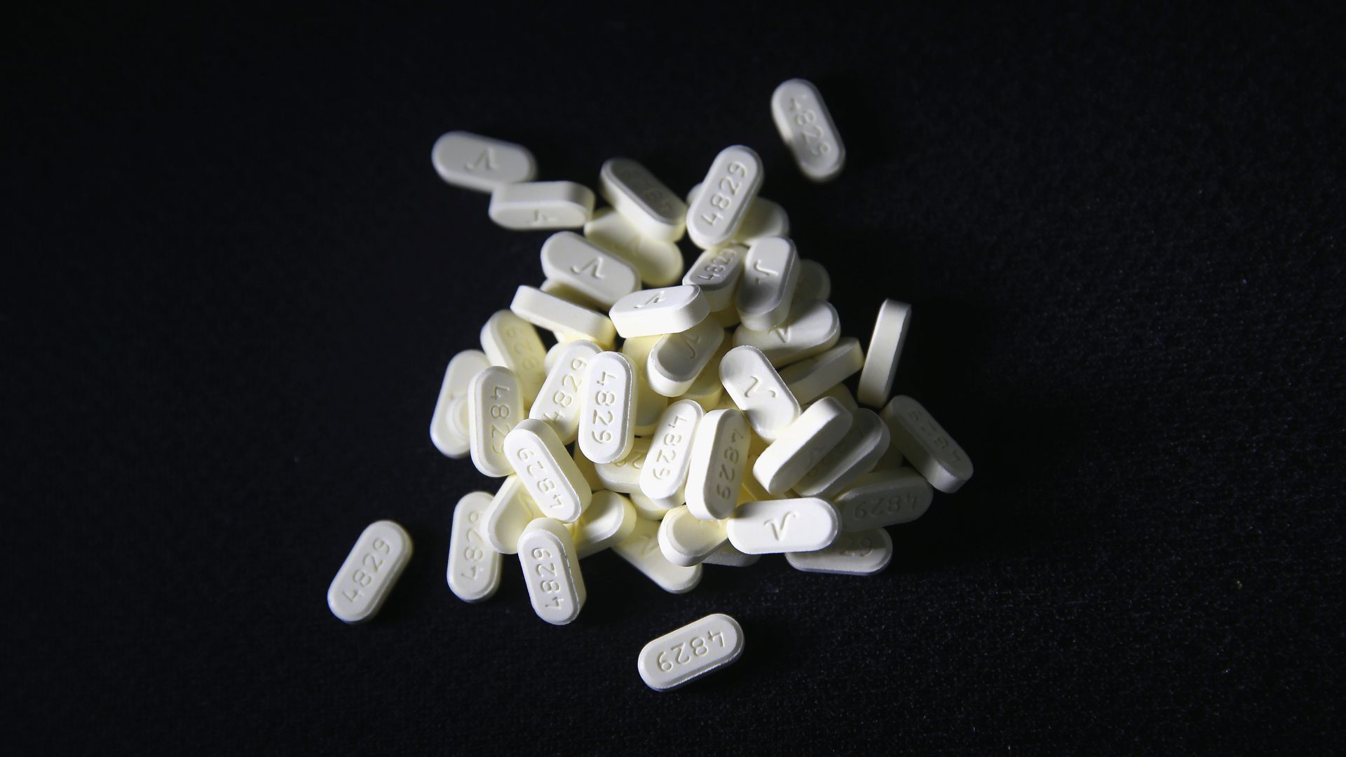 A pile of oxycodone pills.