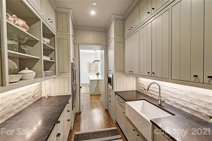 1198 Queens Rd scullery