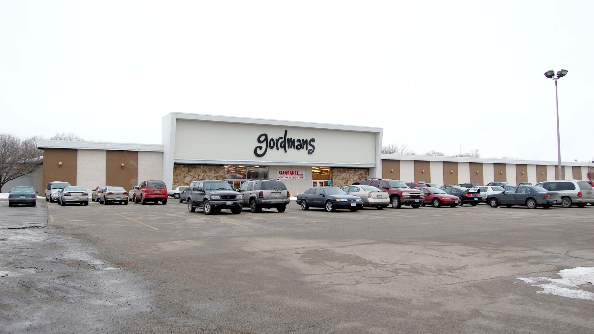 A photo of Gordmans.