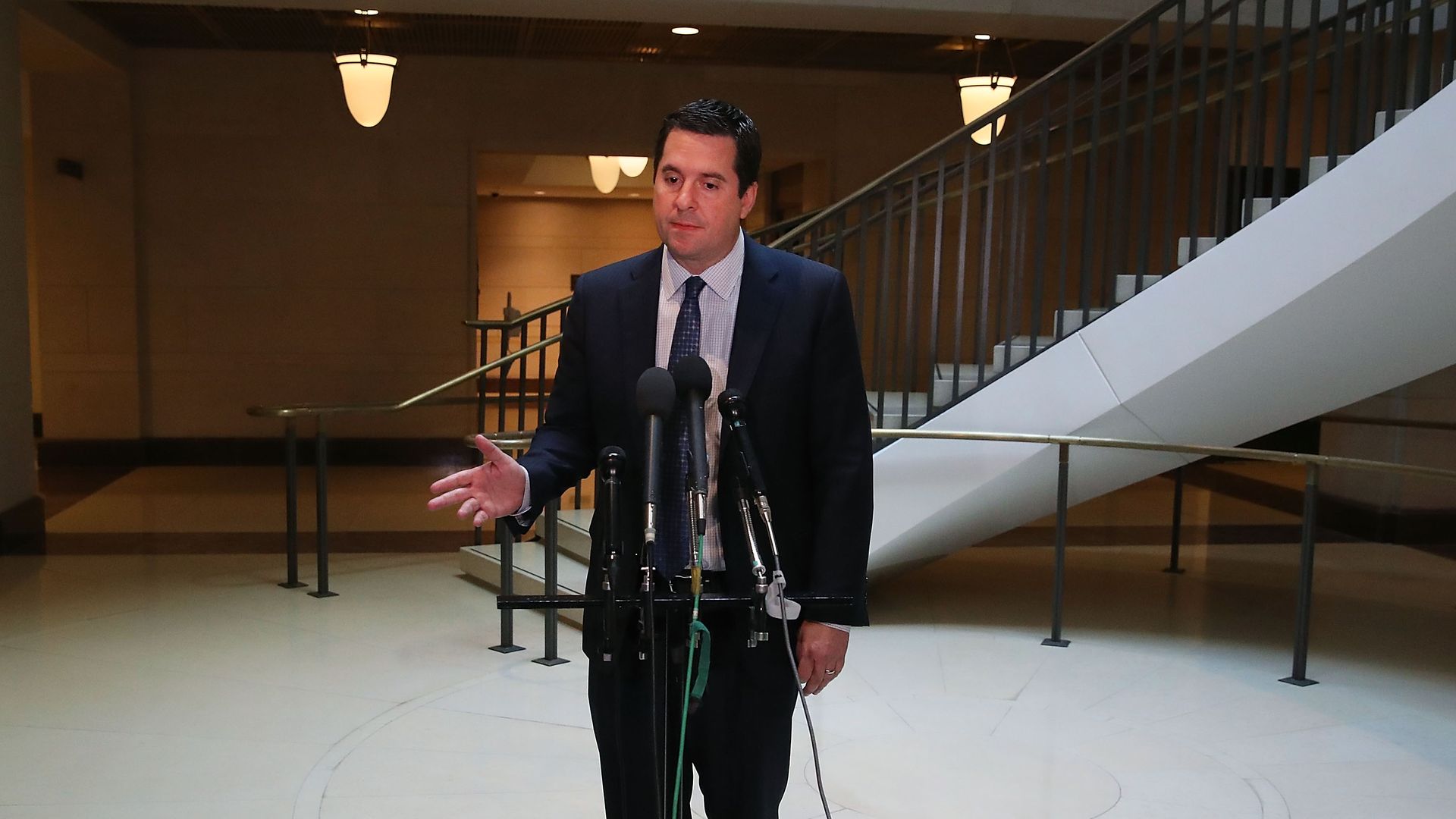 Nunes.