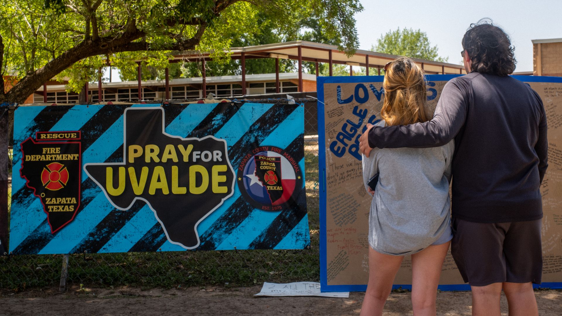 Photo of a sign that says "Pray for Uvalde"