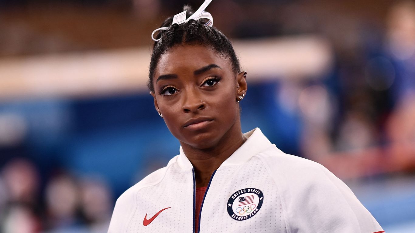 Simone Biles pulls out of Olympic floor finals to focus on mental well