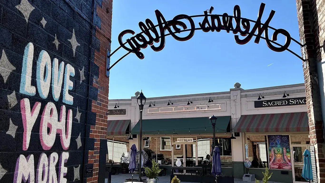 Plan a weekend getaway to Mount Airy, NC's “mini Asheville” - Axios