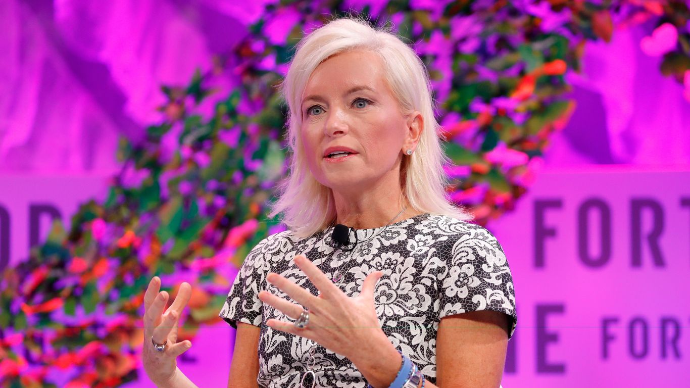 Facebook ad chief Carolyn Everson departs