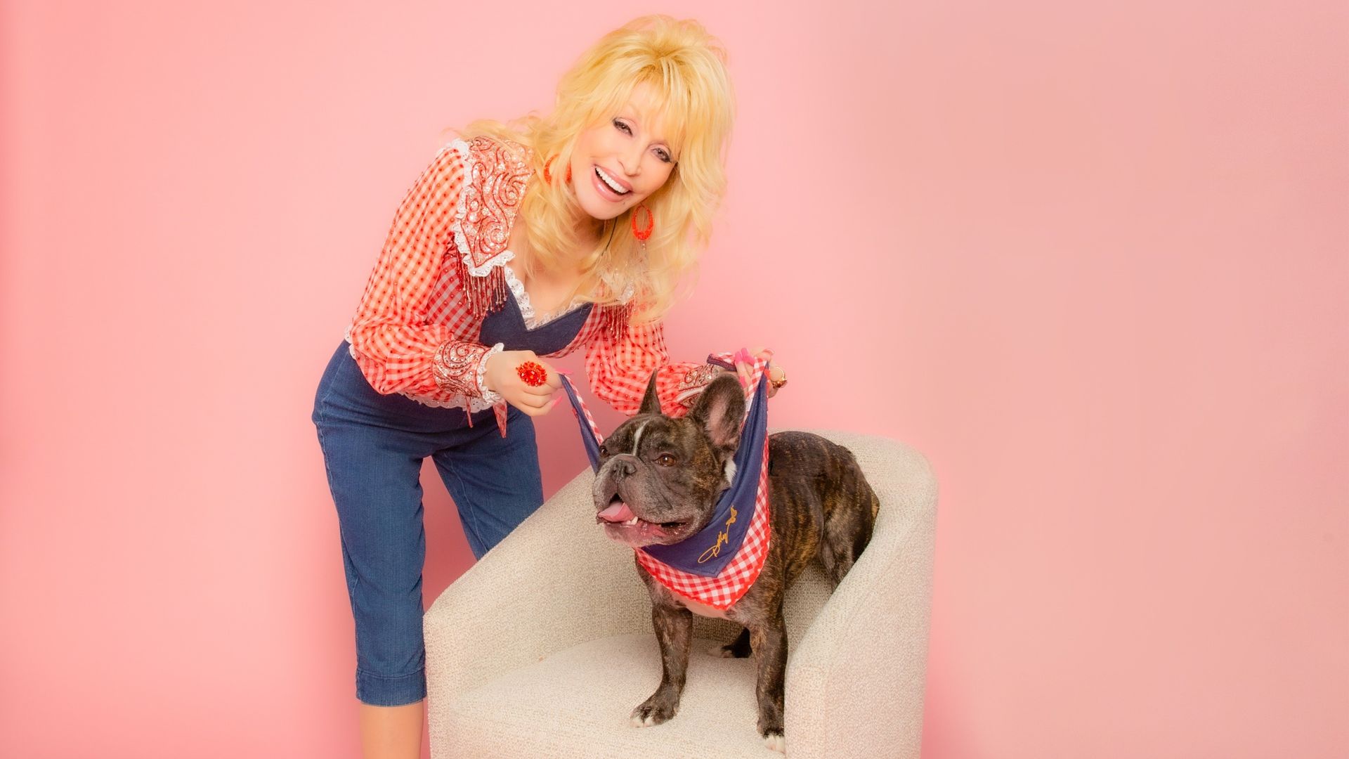 Dolly Parton and dog 