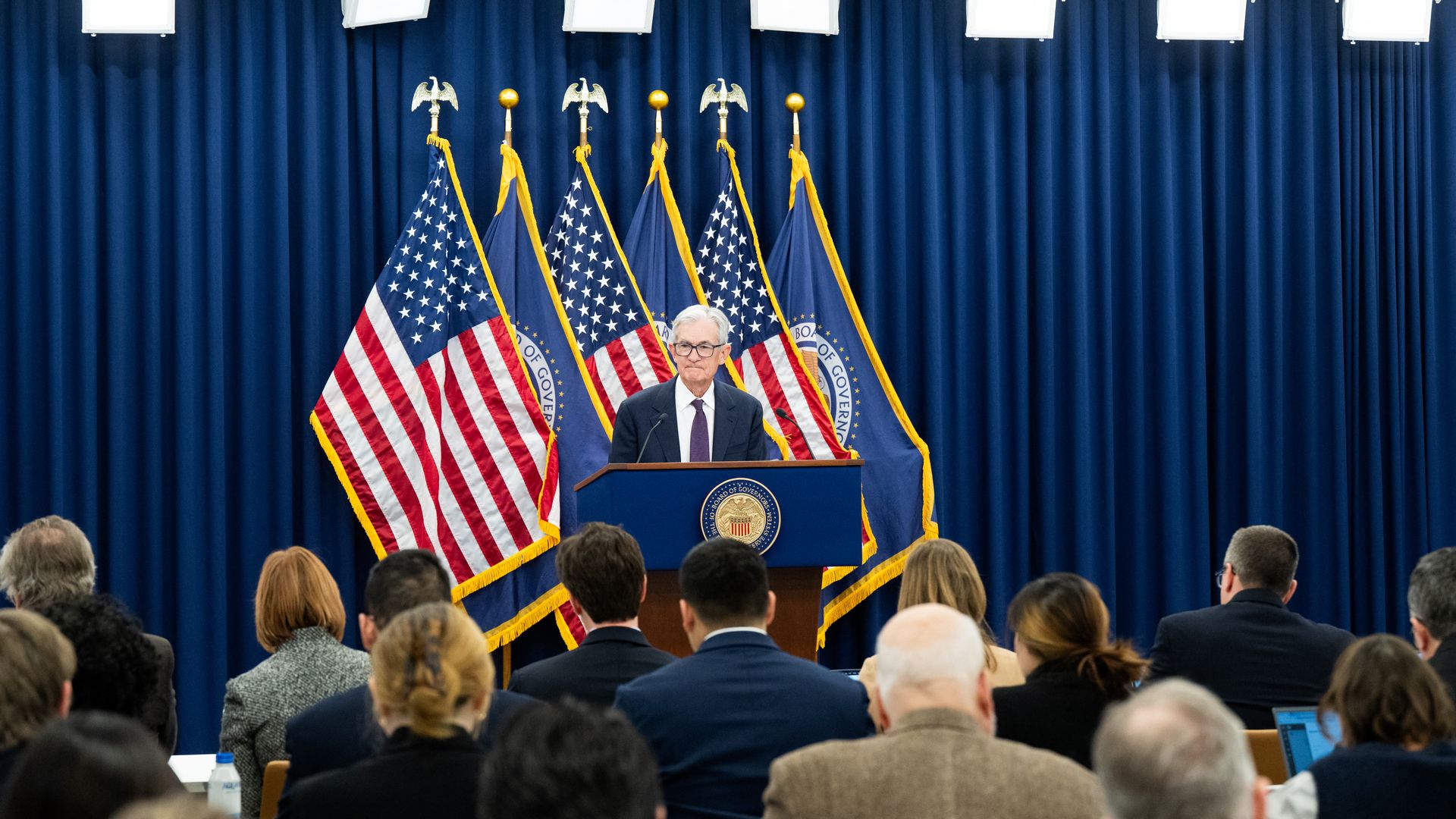 Fed minutes show widening divide over rate cuts
