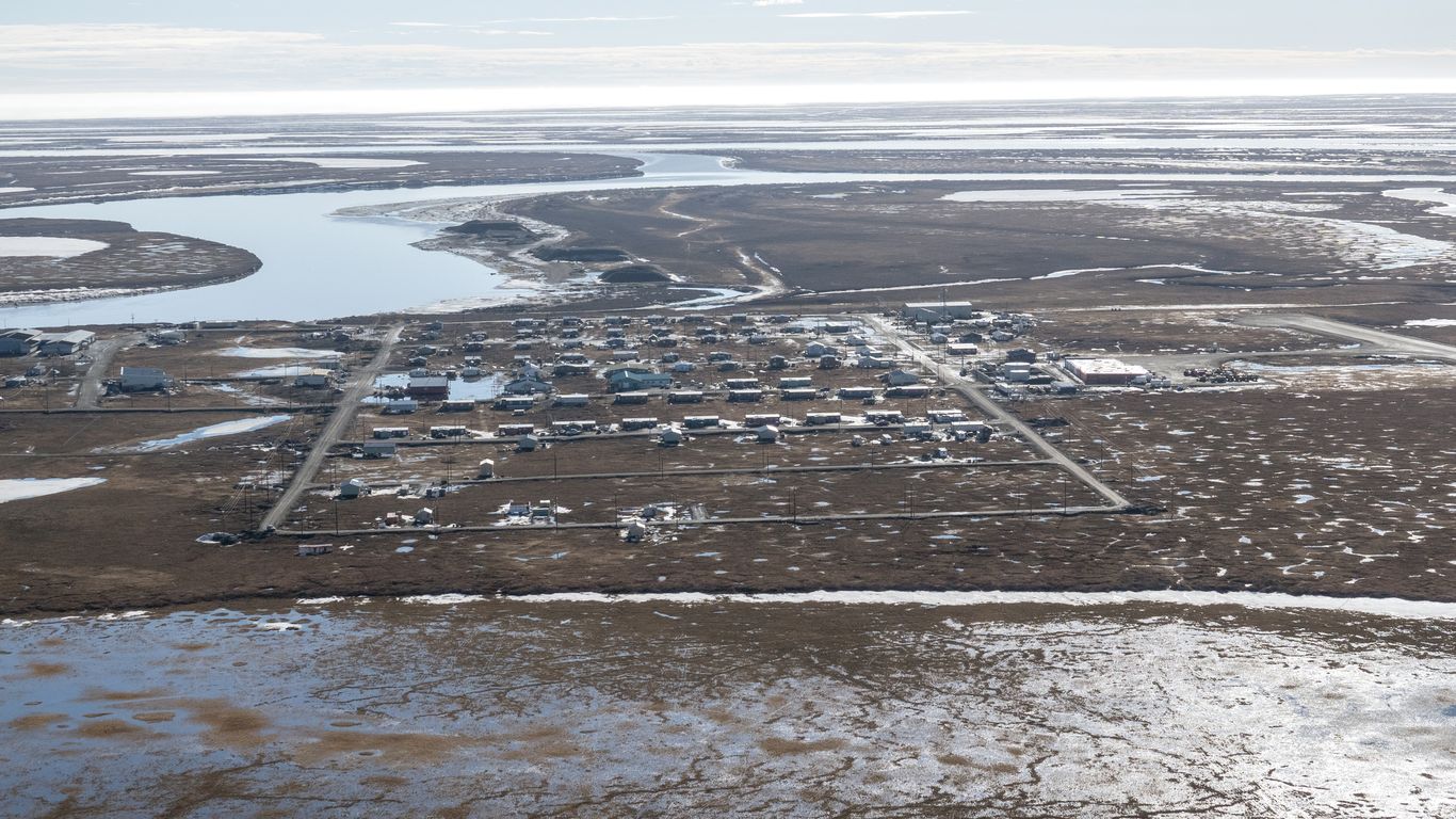 Biden administration backs Trump-era Alaska oil drilling project plans thumbnail