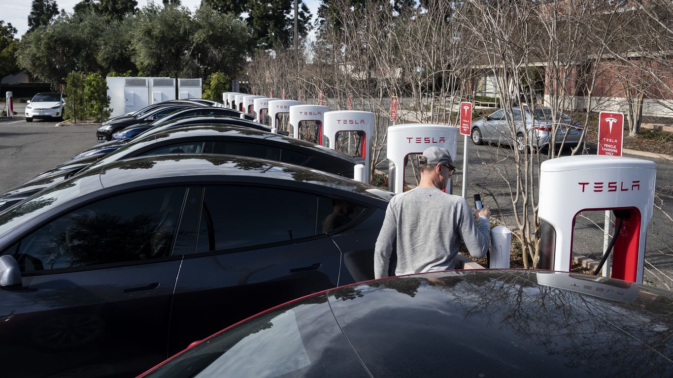 Tesla agrees to fix "rolling stop" software feature over safety fears