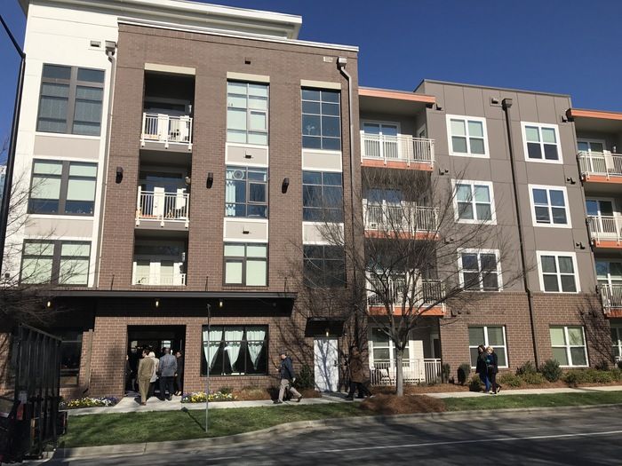 the vistas plaza midwood apartments