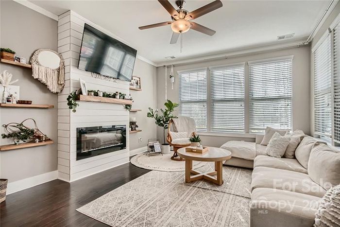 2568 Tranquil Oak Pl, living room
