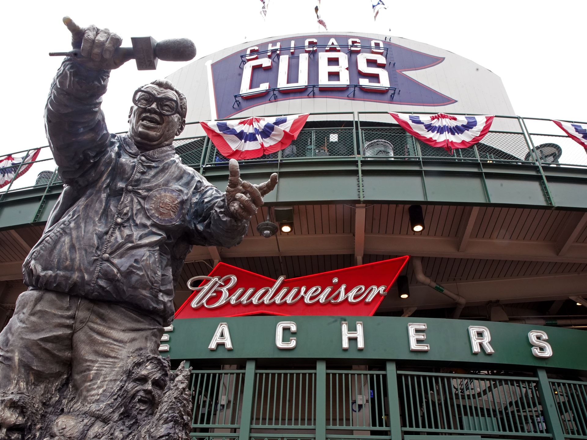 Cubs statues at Wrigley Field