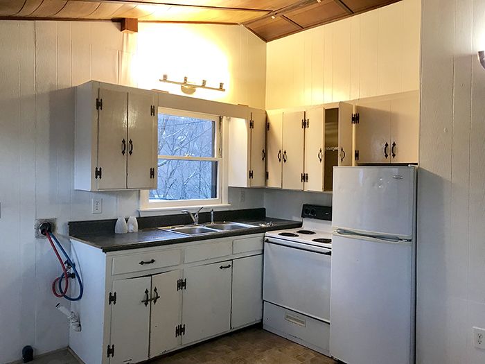 Airnbnb mountain house kitchen before