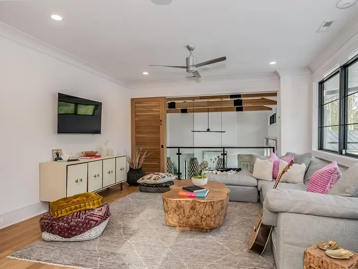 2715 Loch Ln playroom