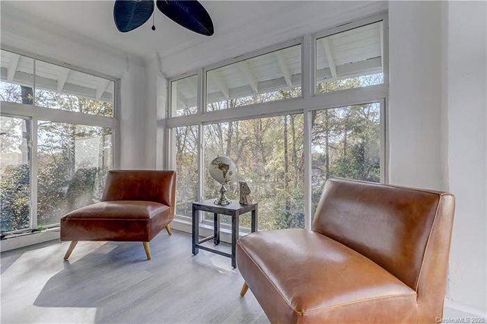 2501 Roswell Ave #301 sunroom