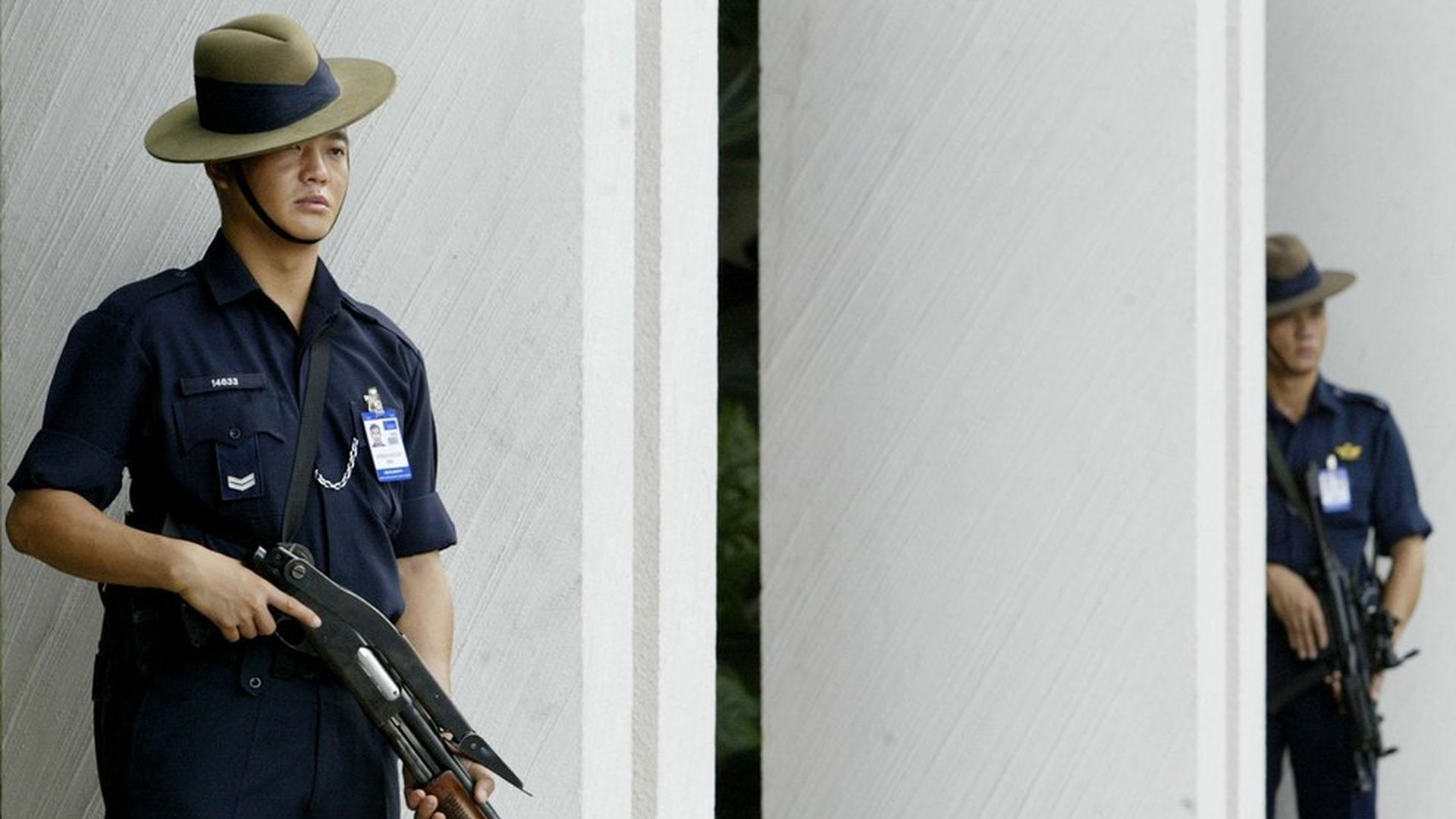 Singapore tests Robot security guards