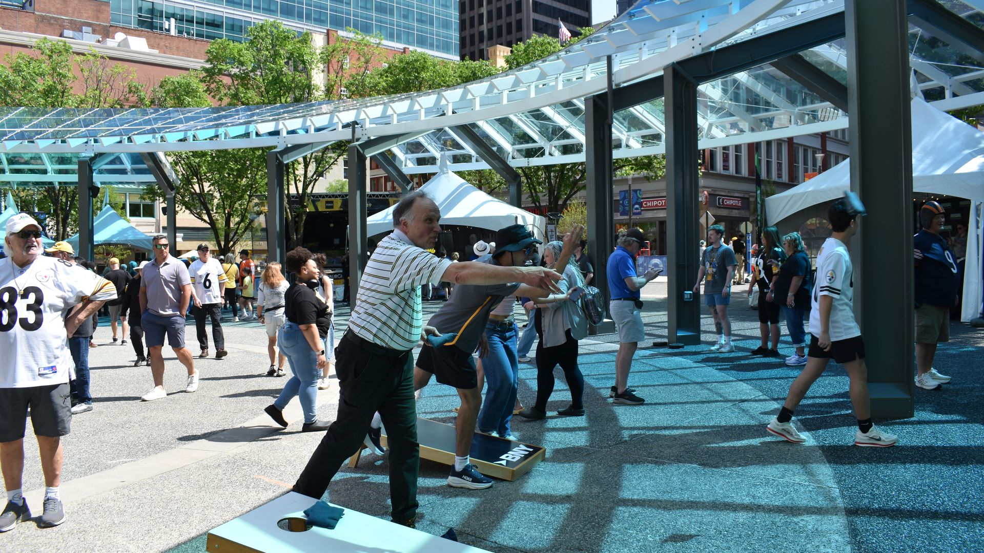 Cornhole in Market Square.