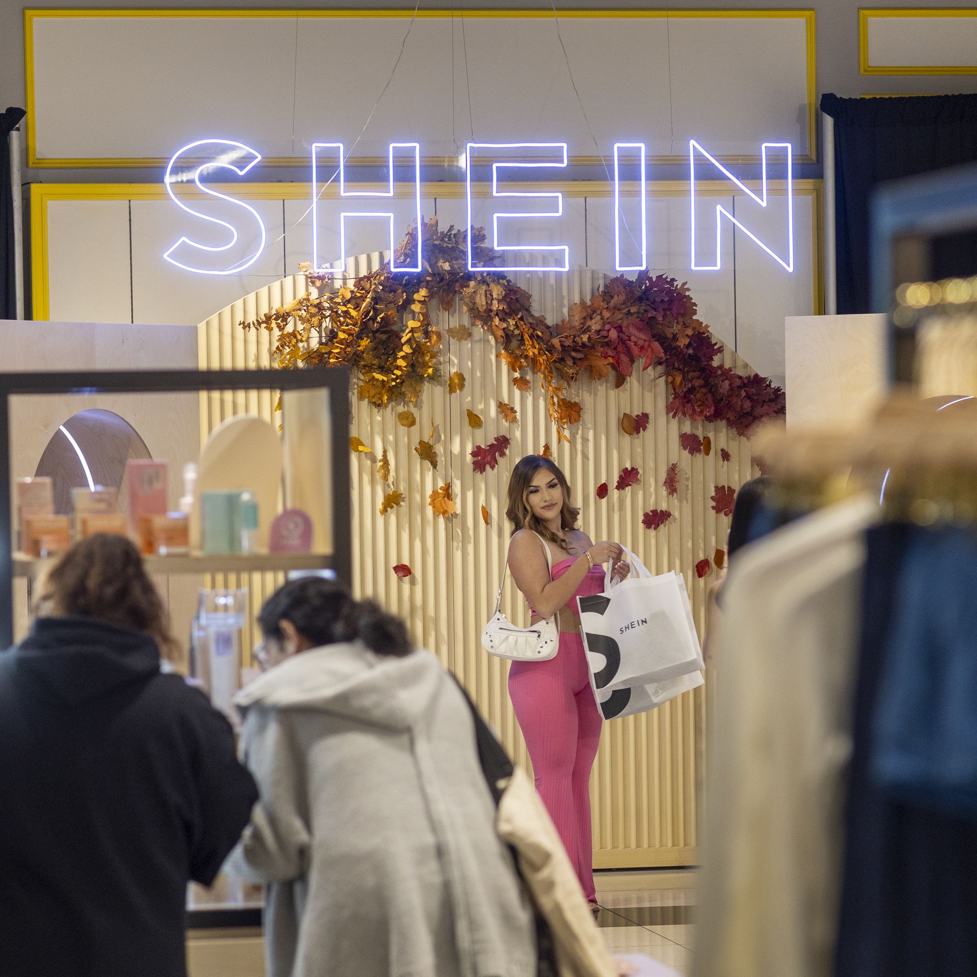 Shein and Forever 21 launch fast fashion mall pop-up - Los Angeles Times