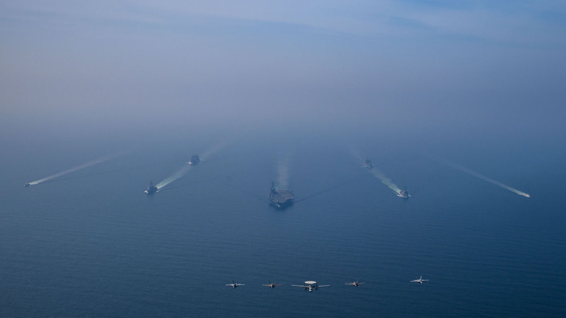 اختصاصی: ترامپ می‌گوید در صورت شکست مذاکرات، ممکن است ناو هواپیمابر دوم را برای حمله به ایران بفرستد