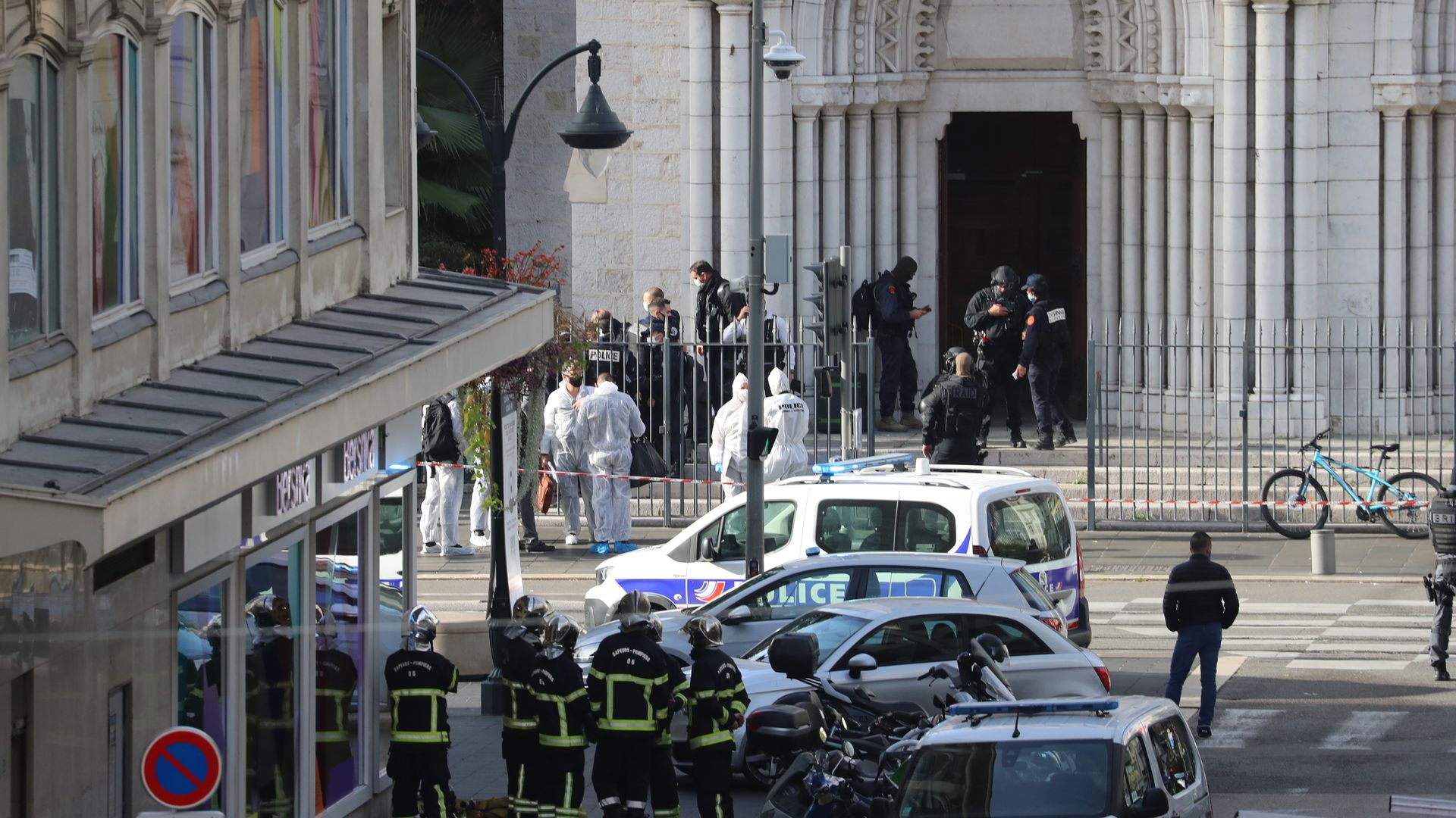 3-dead-after-knife-terror-attack-in-nice-france