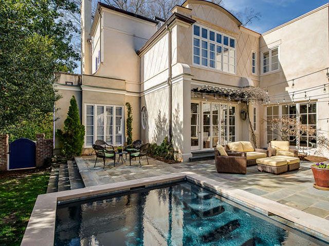 1617 Queens Road heated pool