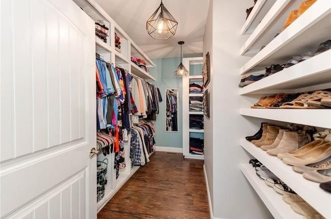 1201 Pegram St closet