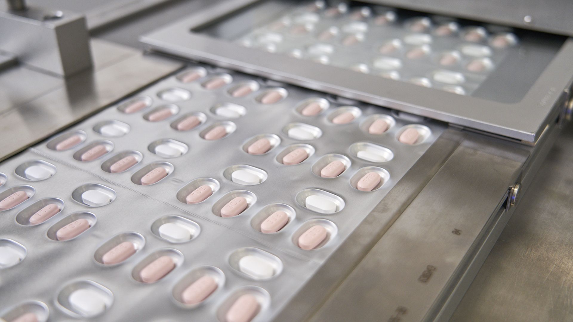 Pfizer's antiviral drug.