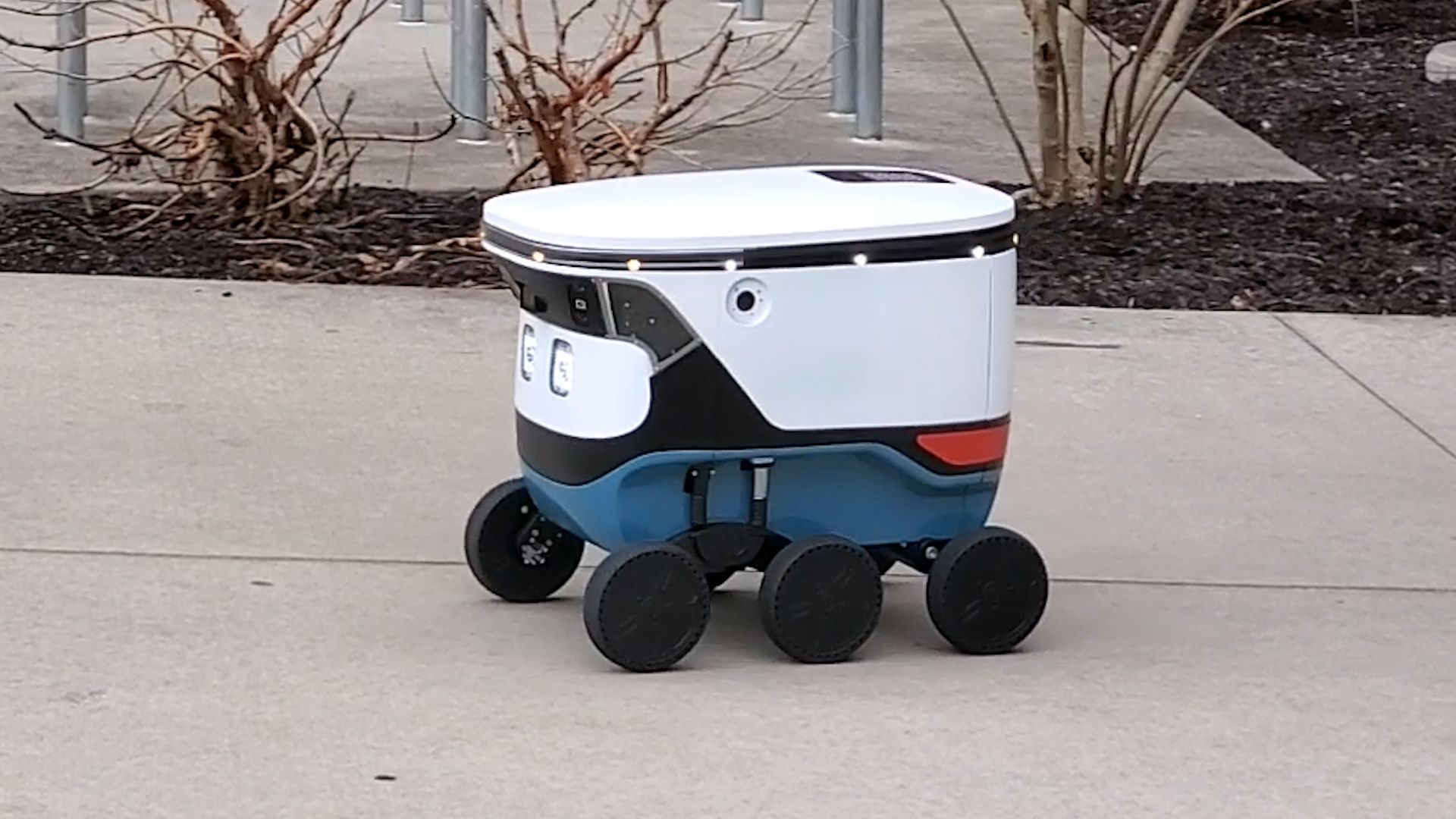 A food delivery rover on wheels