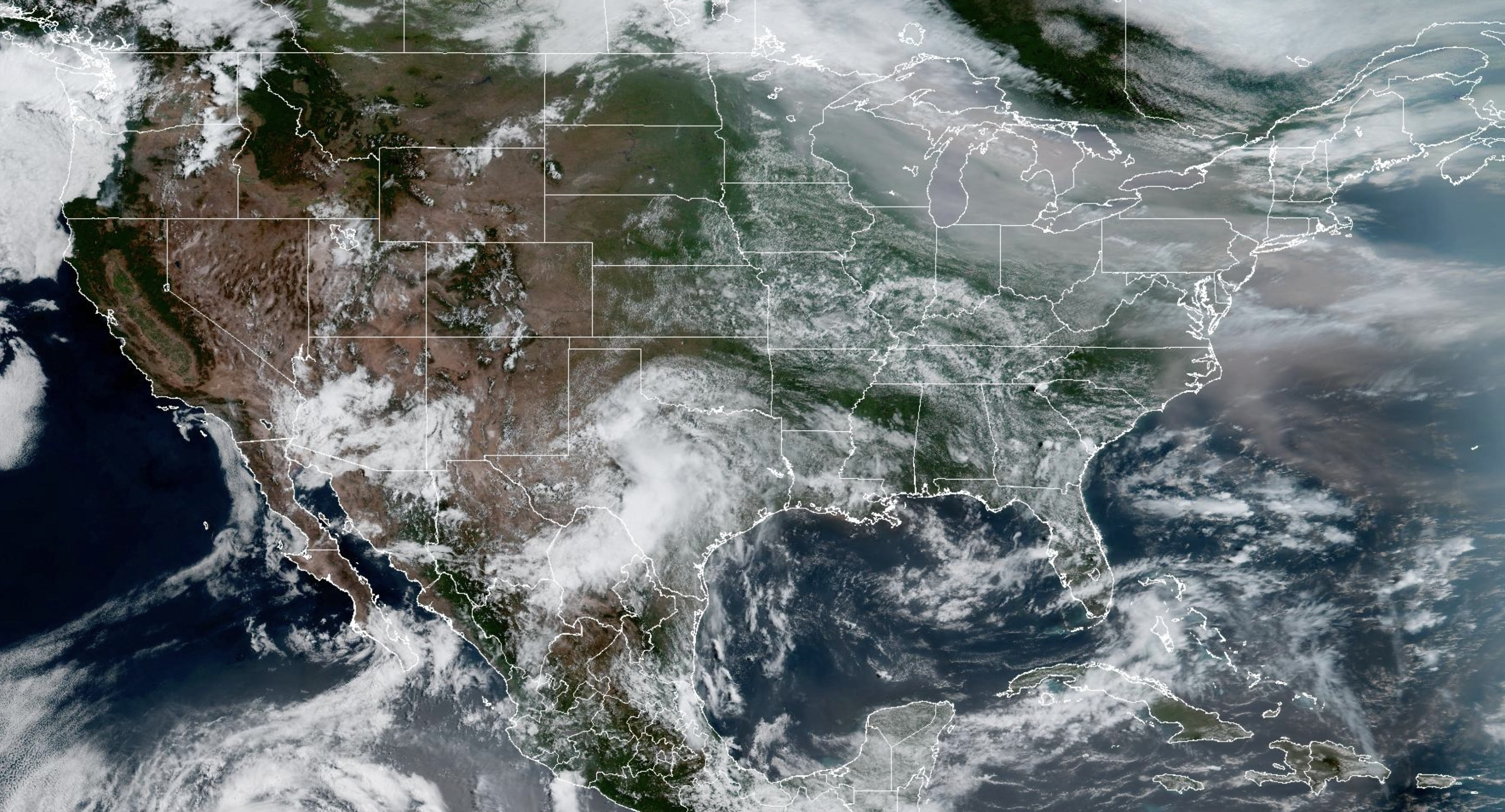 A satellite view of wildfire smoke across the Midwest and Northeast. Image: NOAA/STAR