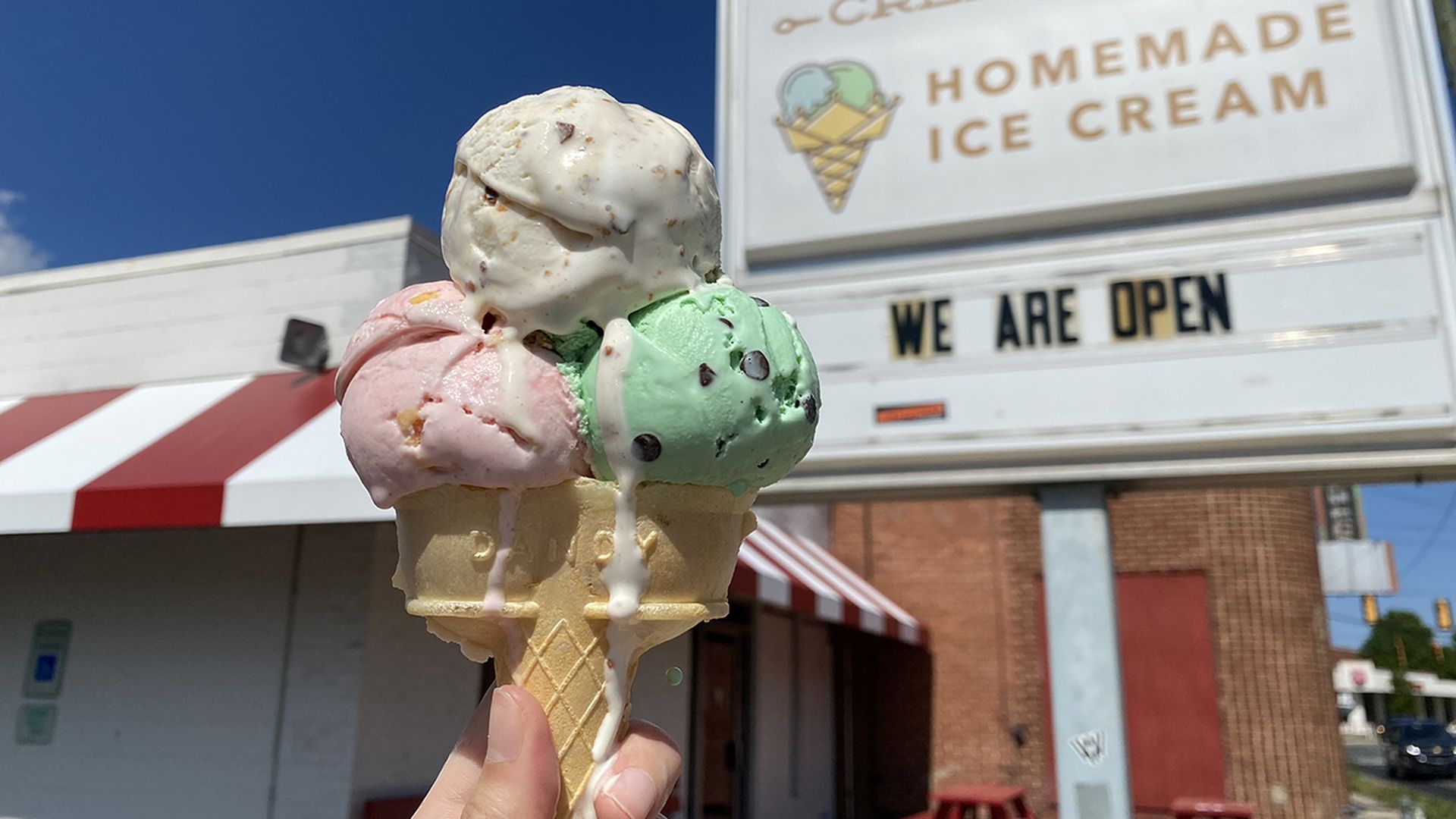 two scoops ice cream