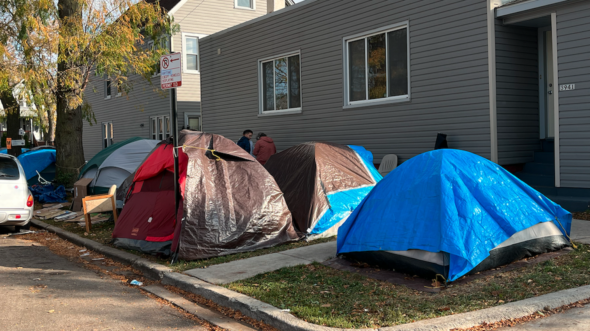 tents in city 