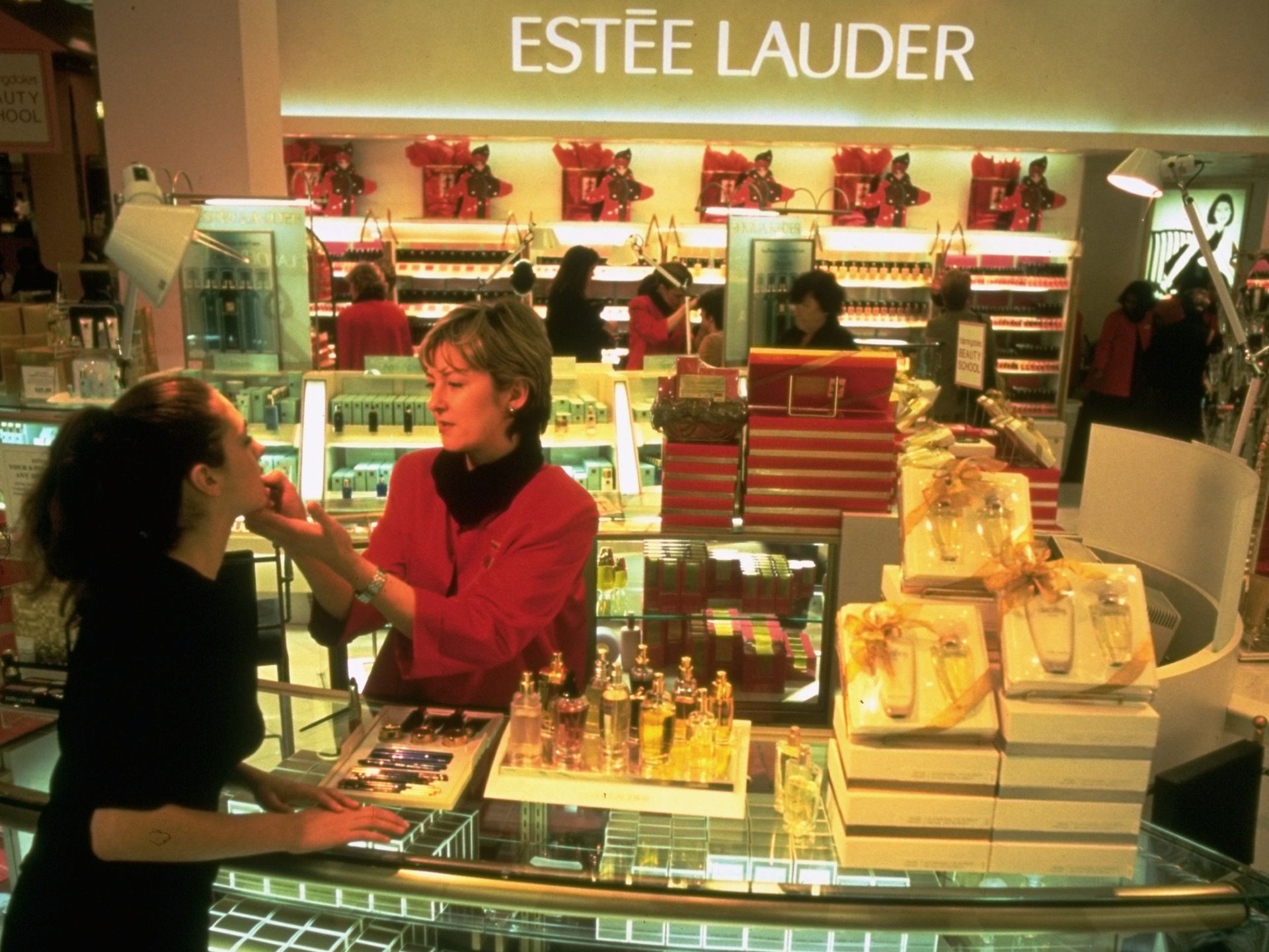 21,864 Estee Lauder Photos & High Res Pictures - Getty Images