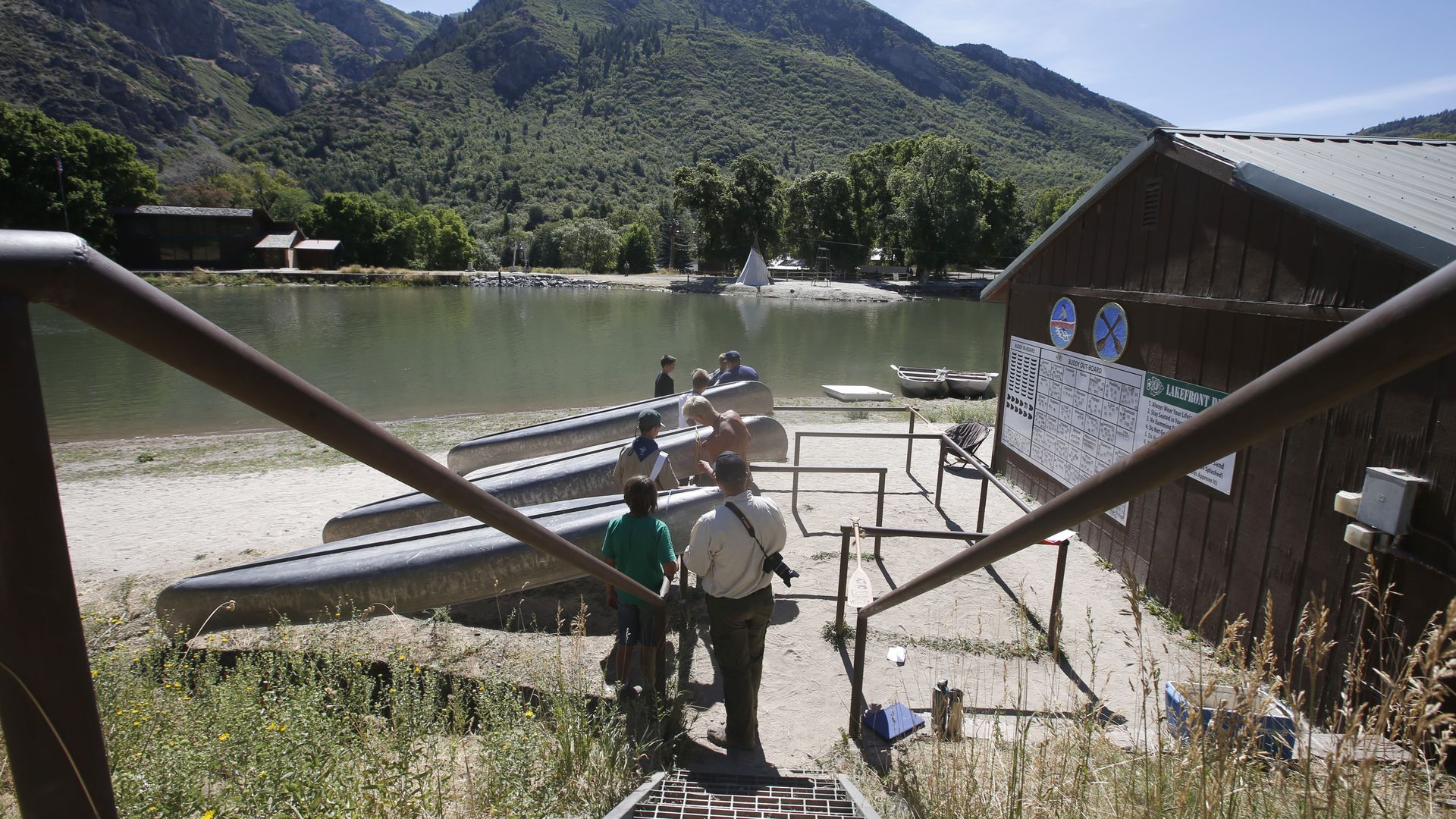 Boy scouts getting ready to canoe