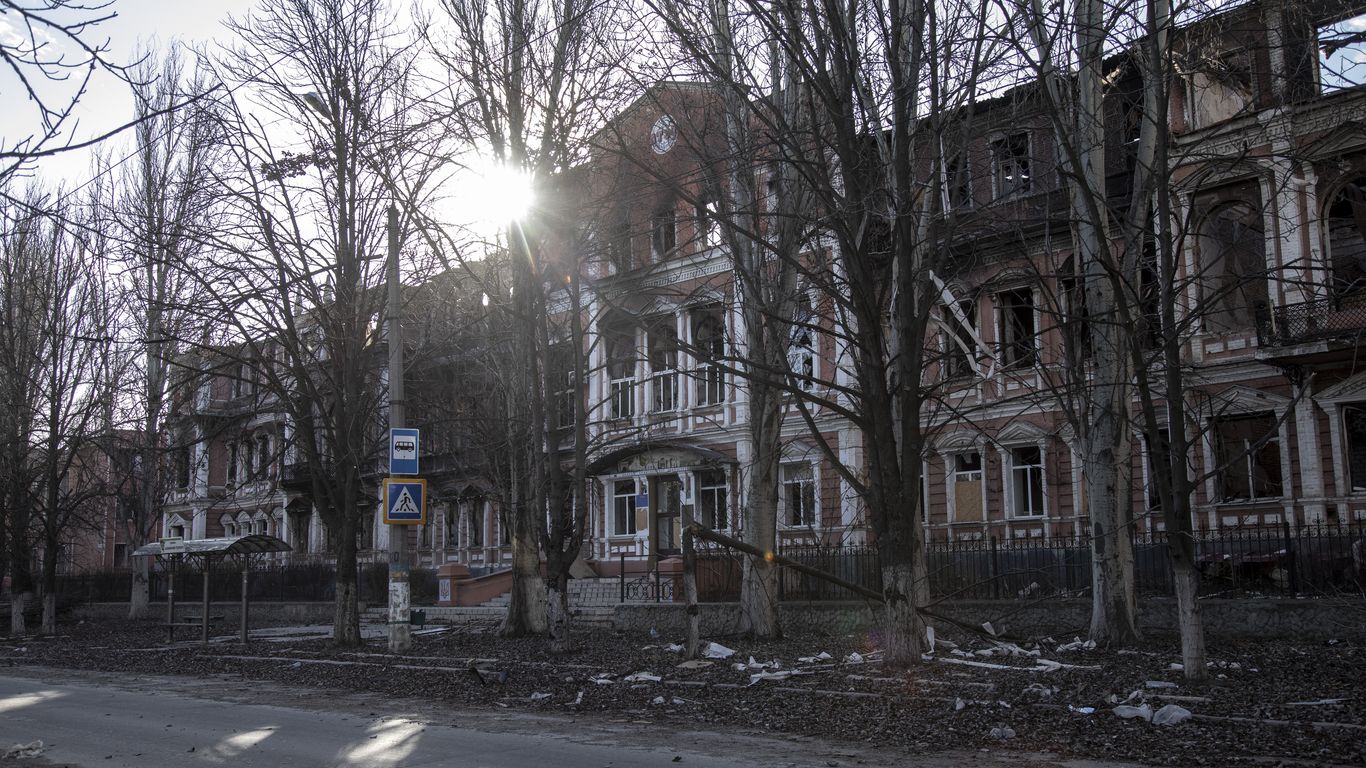 ukrainian-city-of-bakhmut-now-in-ruins-after-russian-attack-zelensky