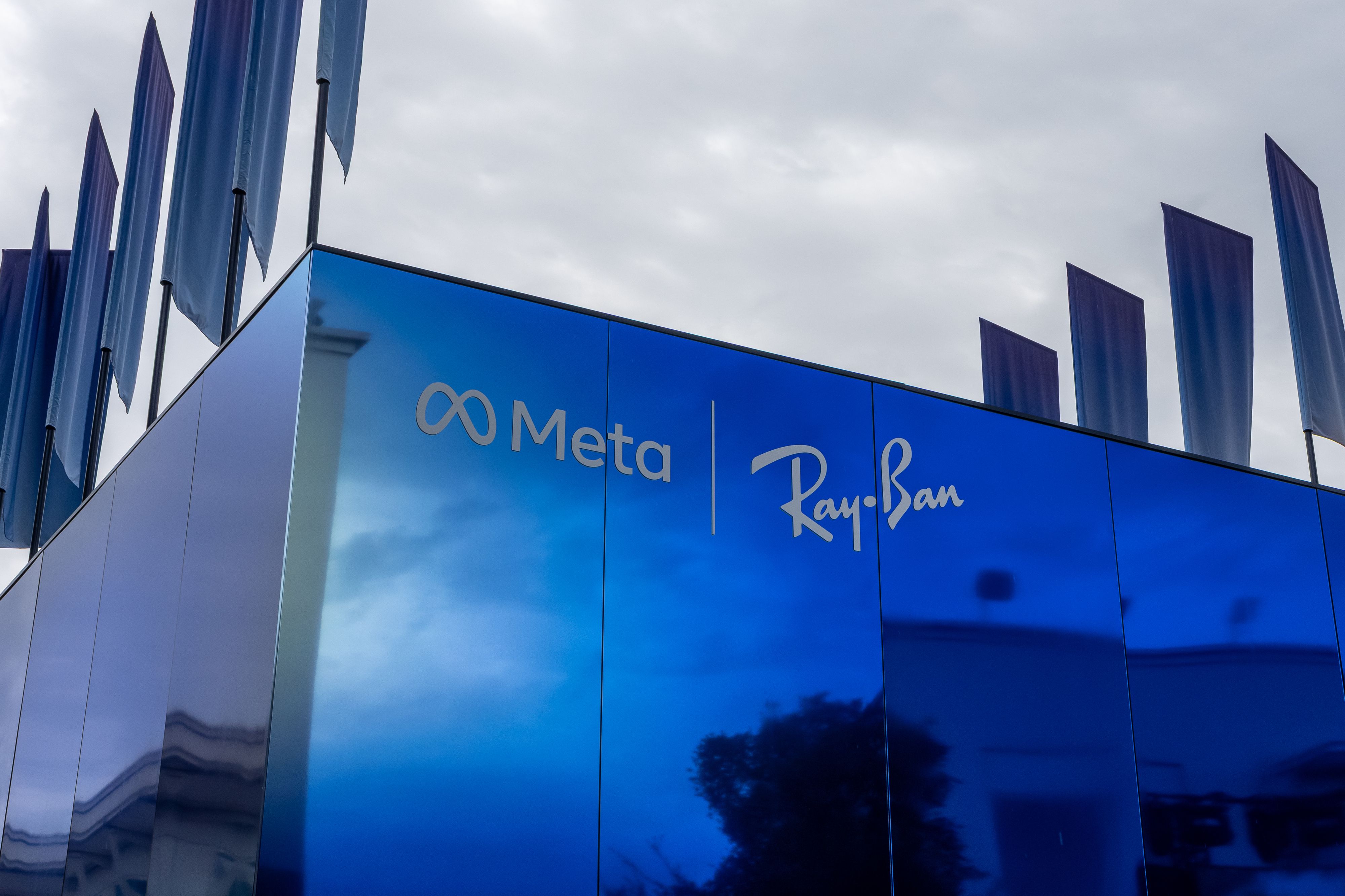 Meta Ray-Ban signage during the Meta Connect event in Menlo Park, California, US, on Thursday, Sept. 18, 2025. Meta Platforms Inc., seeking to turn its smart glasses lineup into a must-have product, on Wednesday unveiled its first version with a built-in screen. Photographer: David Paul Morris/Bloom