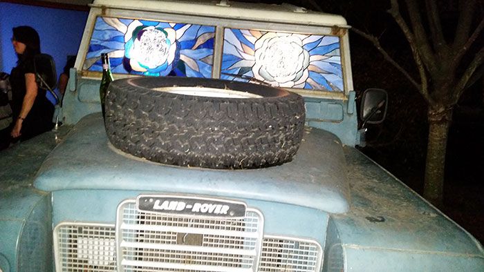 art-hole-stained-glass-land-rover