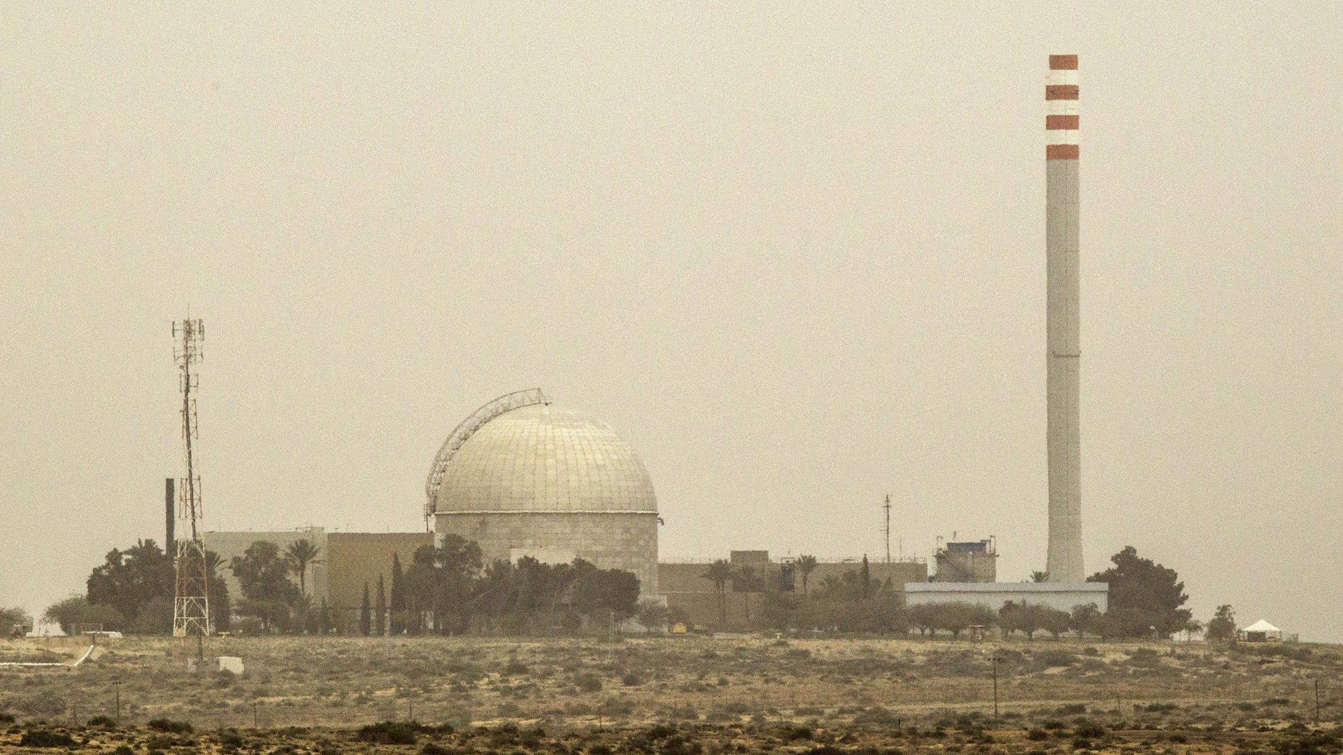 A picture taken on March 8, 2014 show a partial view of the Dimona nuclear power plant in the southern Israeli Negev desert. 