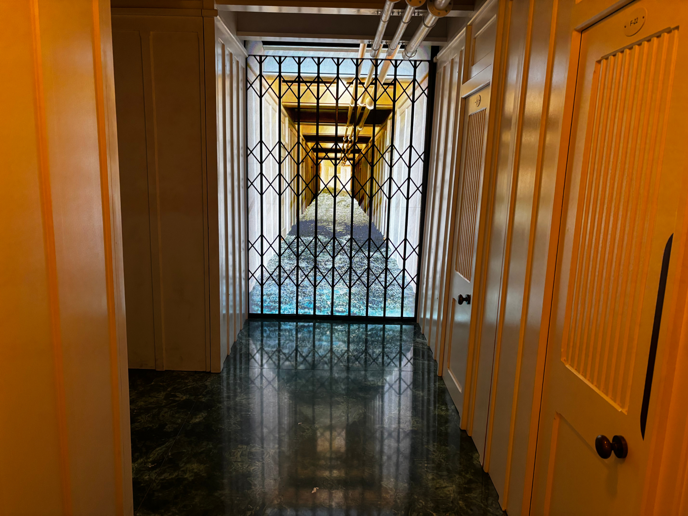 axios.com - Gitanjali Poonia - Escape the heat at Scottsdale's immersive Titanic exhibit