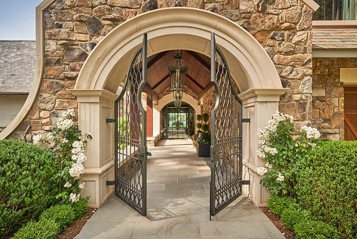 axios-charlotte-home-of-the-year-2022-gate.