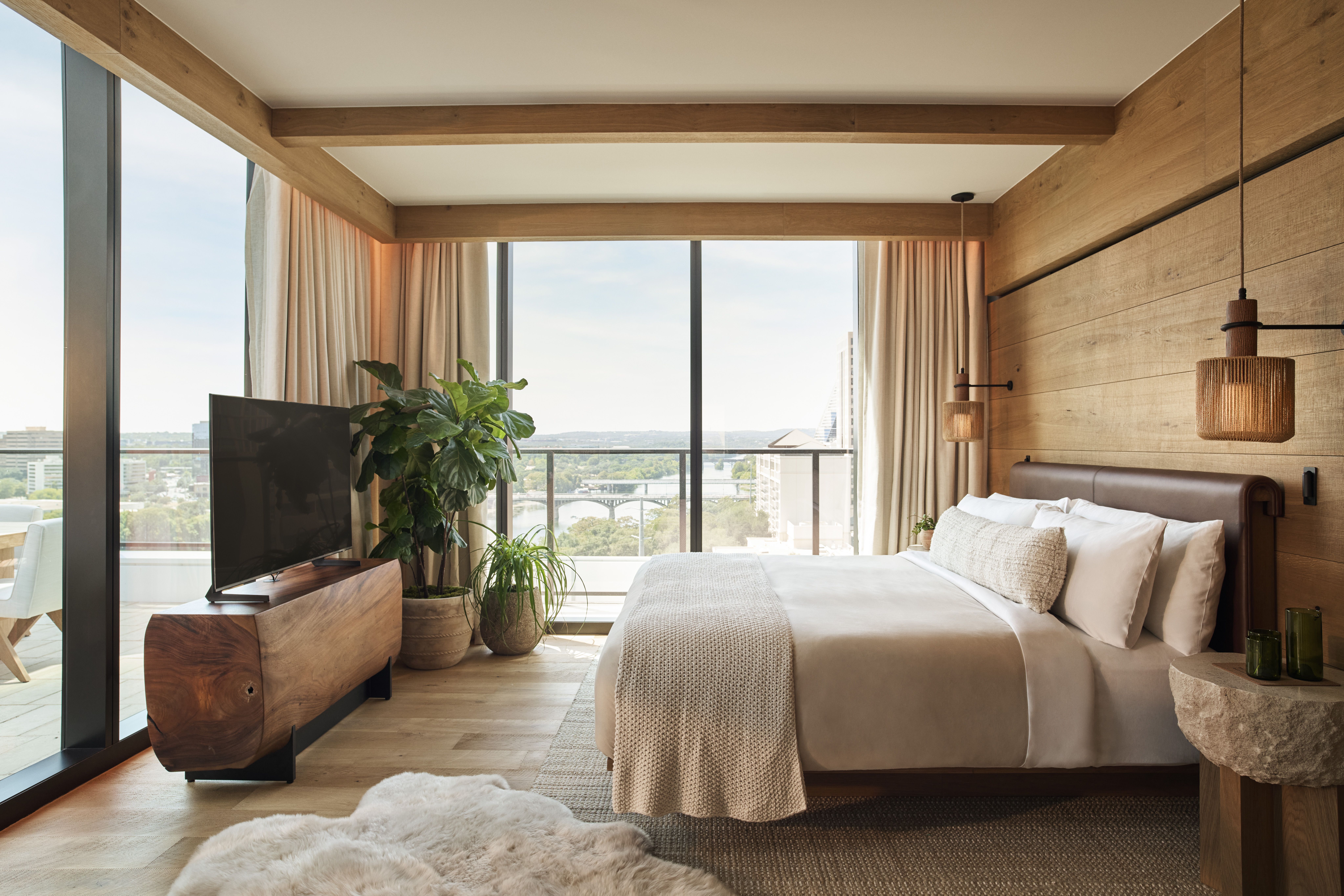 axios.com - Nicole Cobler - A look inside Austin's newest luxury hotel