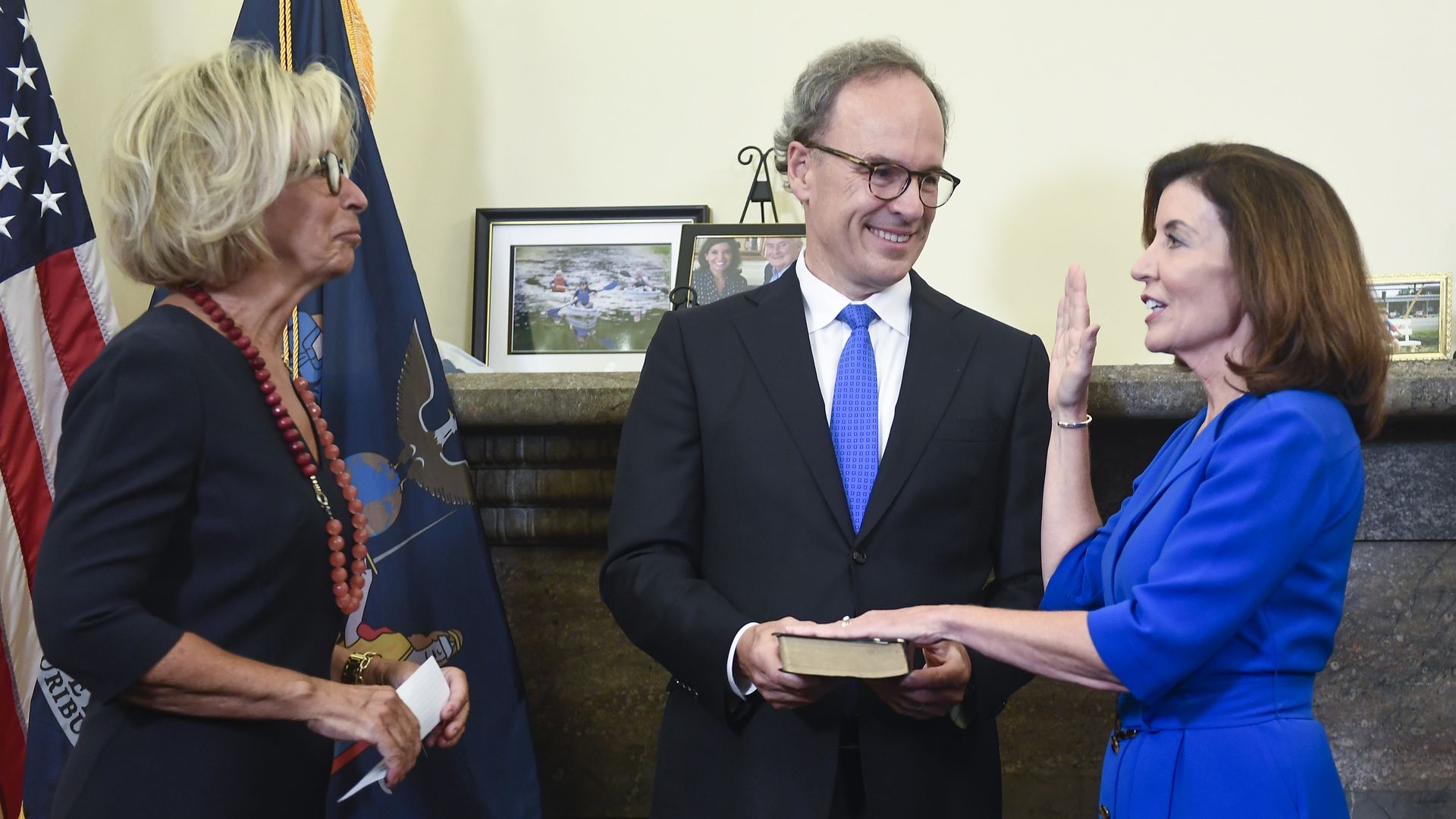 Kathy Hochul (R) is administered the oath of office as New York State governor by Court of Appeals Chief Judge Janet DiFiore 