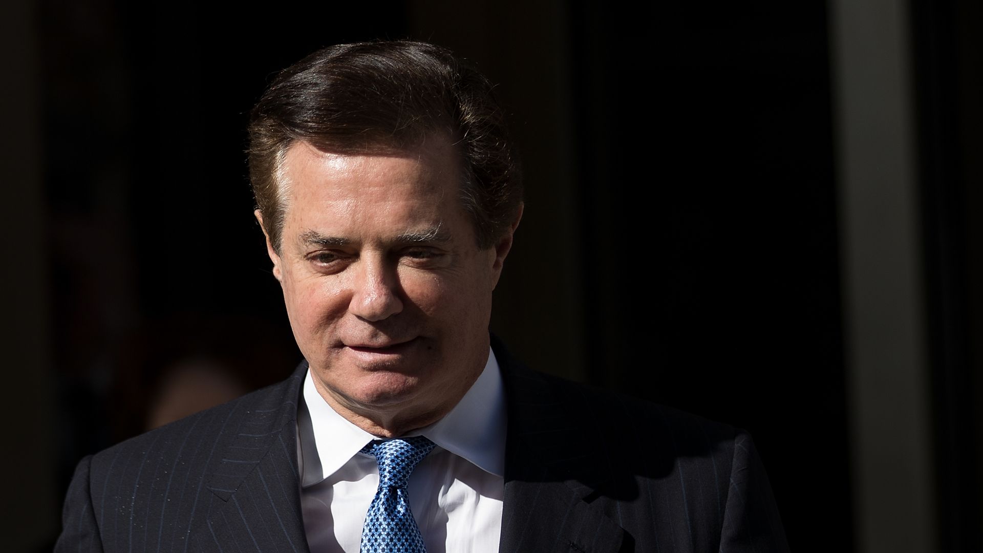 Manafort looks dumbfounded.