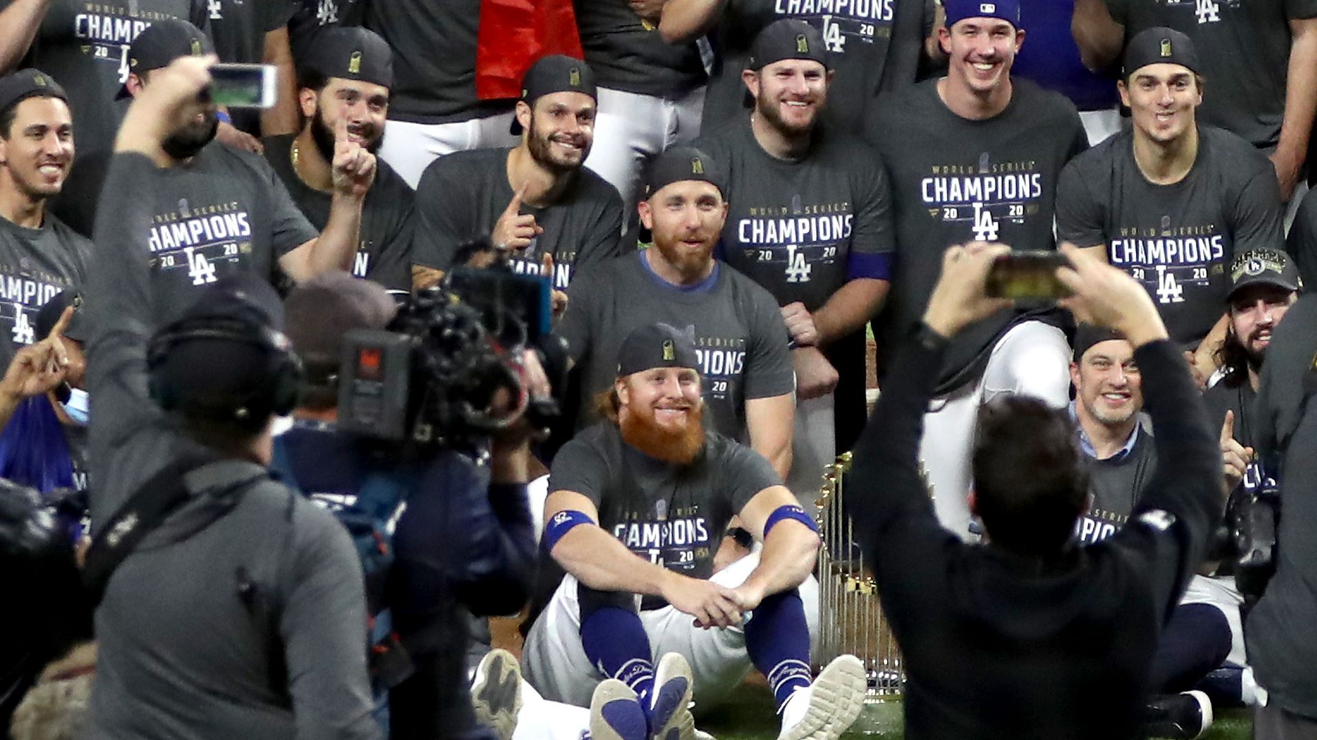 Photo of the Dodgers team after their World Series win