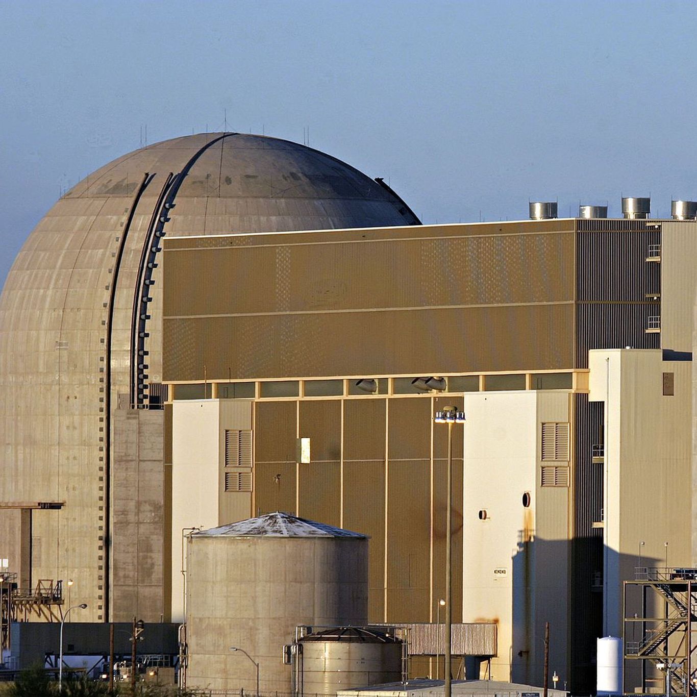 The long road to bring a new nuclear plant to Arizona - Axios Phoenix