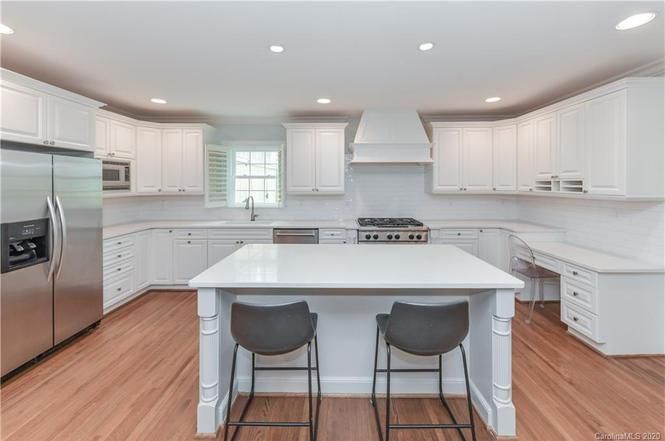 2940 Forest Park Dr kitchen