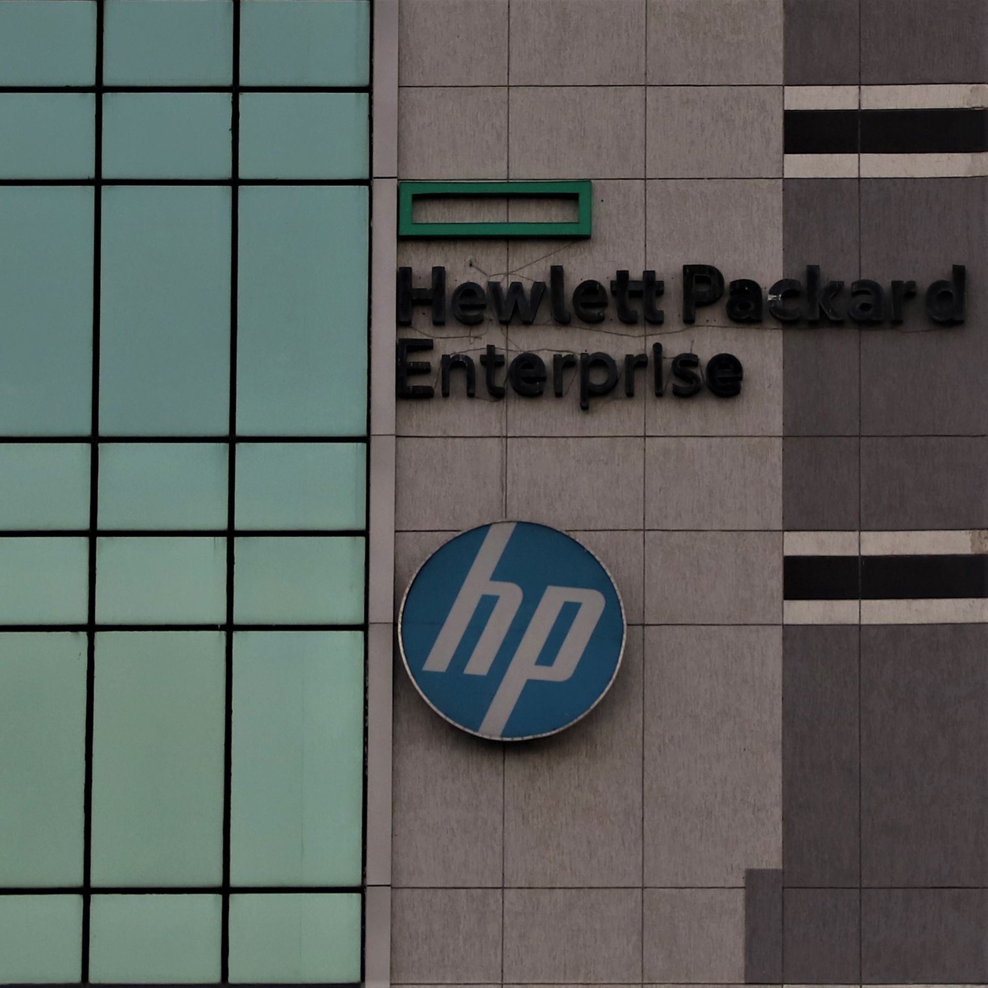 Hewlett-Packard Enterprise to buy Juniper Networks for $14 billion