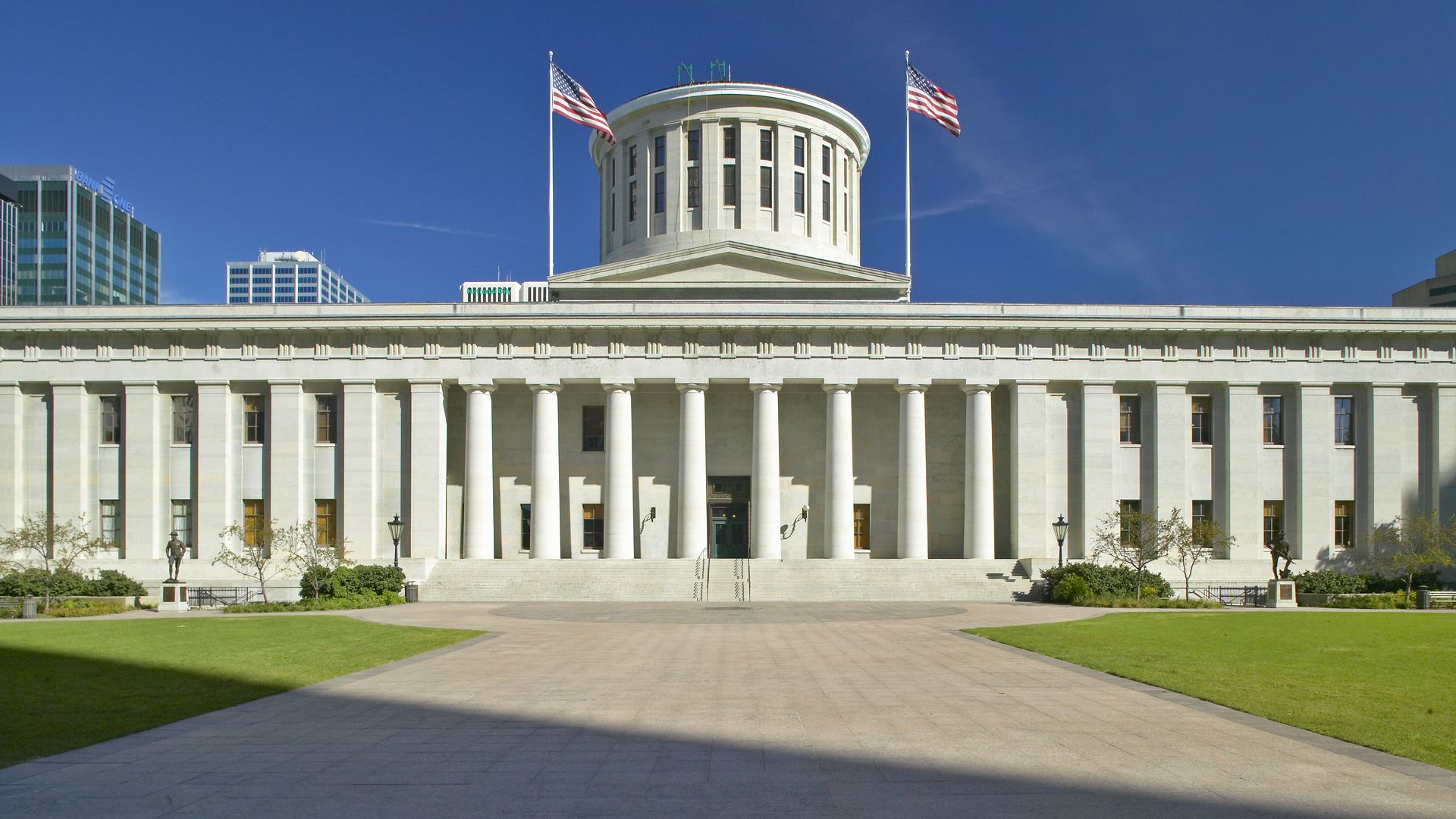 The front of the Ohio Statehouse